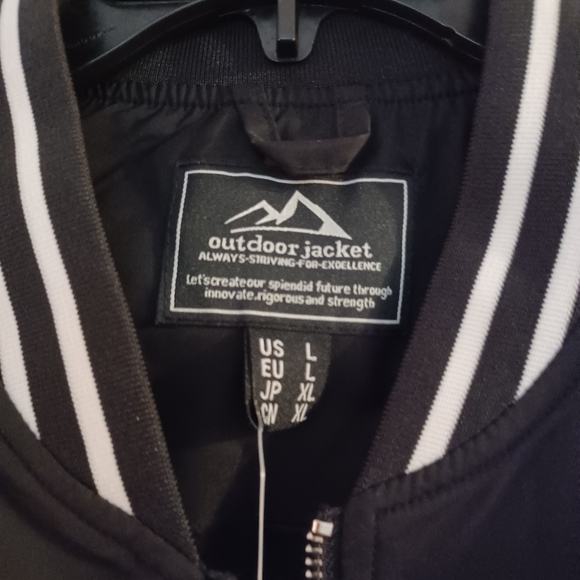 Outwear Men's Black Jacket SIZE LARGE - Picture 3 of 7